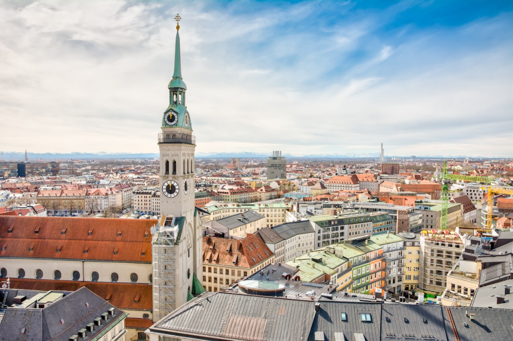 Luftblick auf die Stadt München
