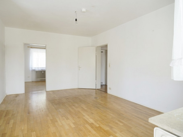 Wohnzimmer 2 unmöbliert