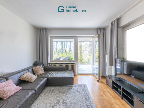 Wohnzimmer möbliert