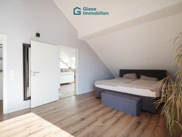 Schlafzimmer DG