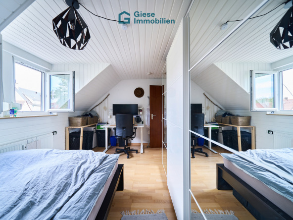 Schlafzimmer 1