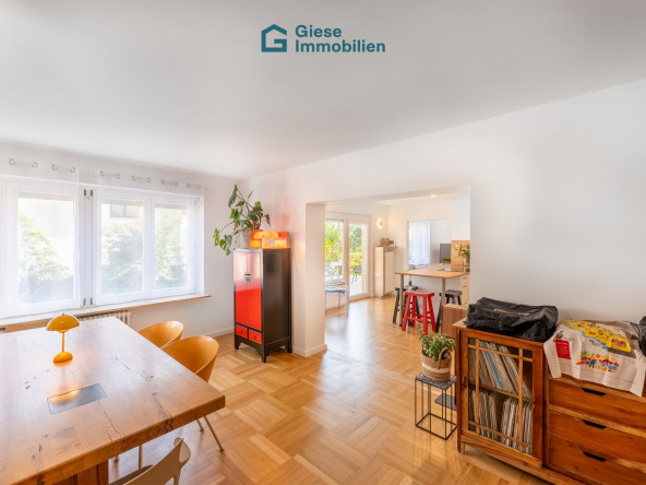 Esszimmer von links