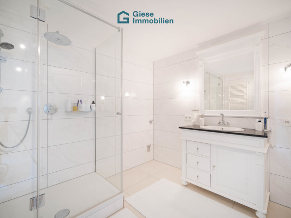 Badezimmer im oberen Geschoss