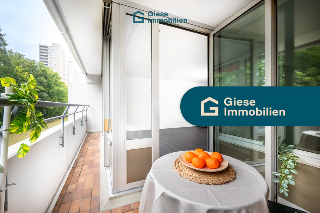 Balkon mit Banner