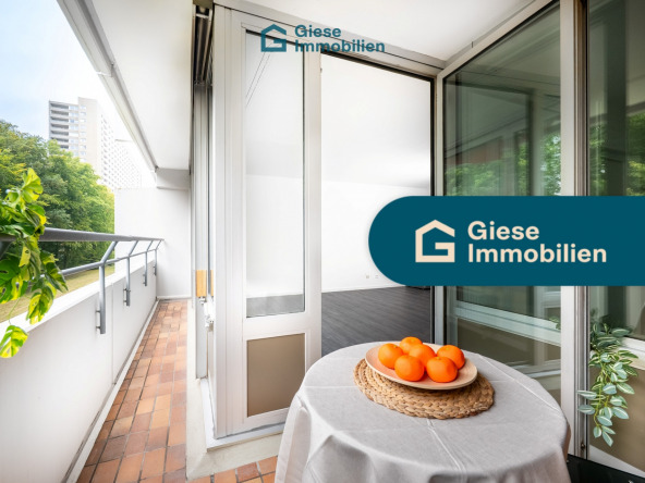 Balkon mit Banner