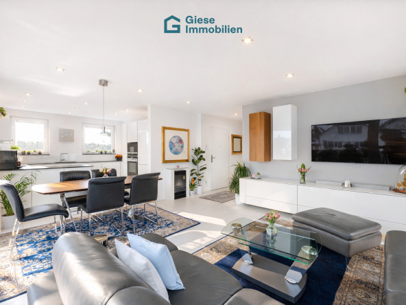 Wohnzimmer mit Blick auf K&uuml;che