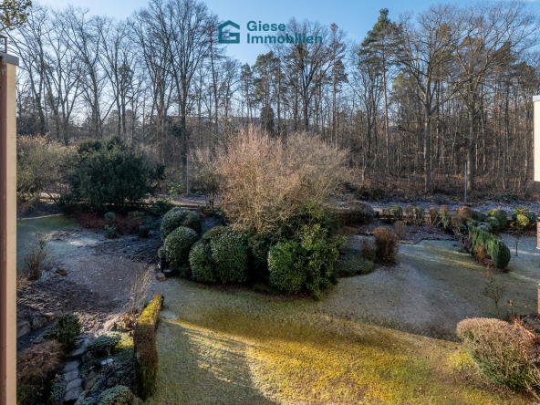 Balkon_Blick in den Garten