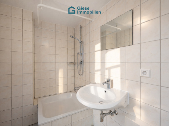 Badezimmer (EG)
